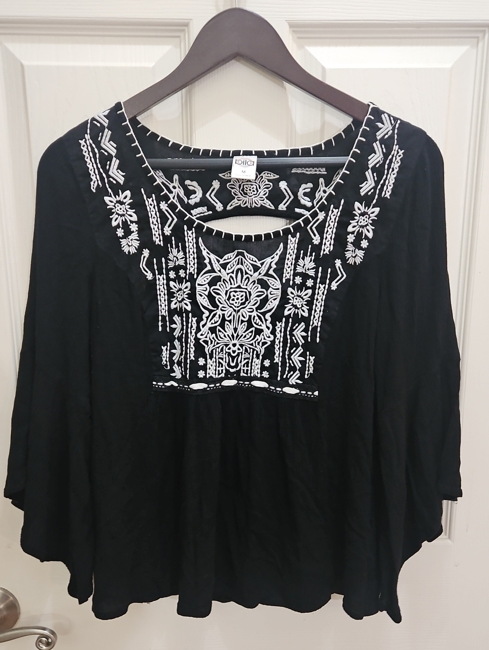 Bila Black Gauzy Peasant Blouse Floral Embroidered Sz Med
